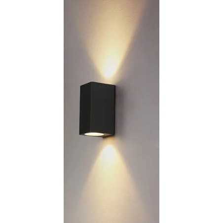 Découvrez la sublime Applique murale carré Lida: un éclairage extérieur haut de gamme en aluminium et verre trempé pour jardin a